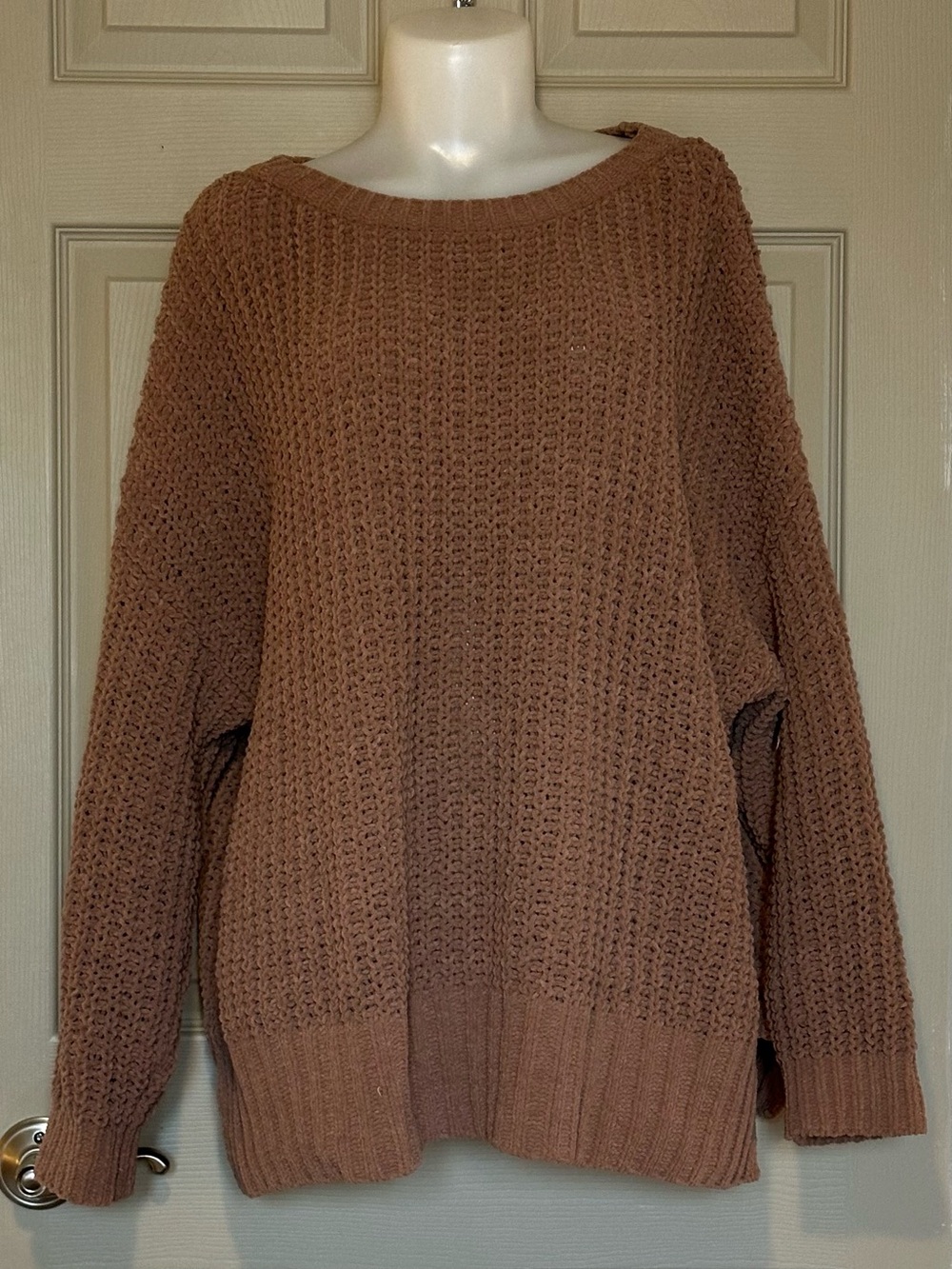 AMERICAN EAGLE Oversized Super Soft Chunky Chenille Knit Sweater - Size Medium